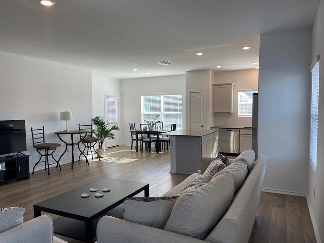 Building Photo - 129 Starflower Cv