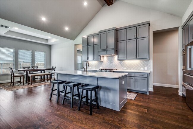 Building Photo - 11112 Lacey Oak Ridge