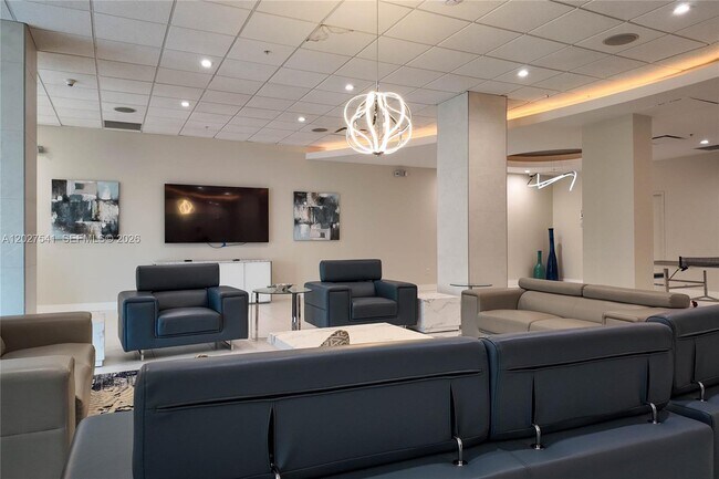 Building Photo - 3001 S Ocean Dr
