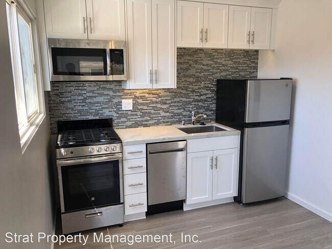 Building Photo - 3755-3771 Ingraham St