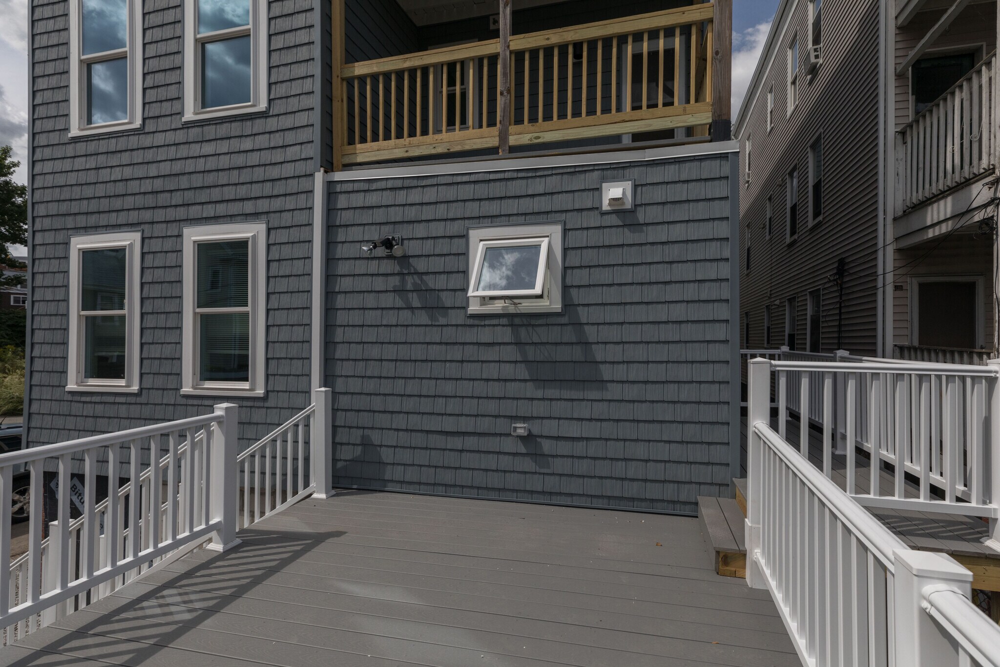 Building Photo - 843 Columbia Rd