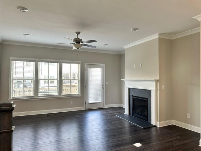 Building Photo - 3670 Trevi Ln