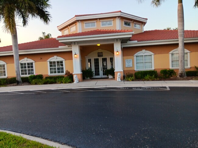 Building Photo - 1020 Villagio Cir