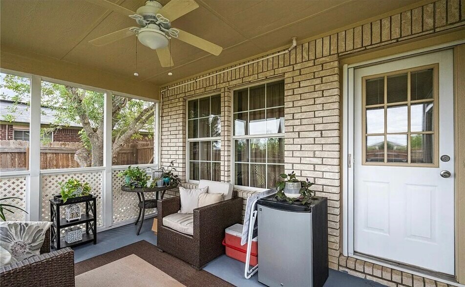 Building Photo - 2001 Schorn Dr