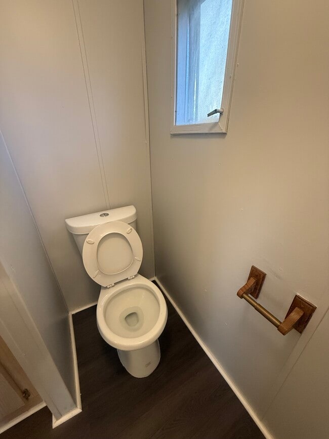 Building Photo - 14136 Little Ranch Rd