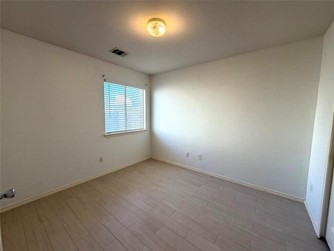 Building Photo - 917 Elderberry Tea Cove