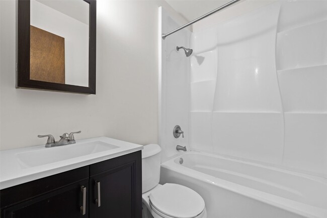 Building Photo - 3557 High Dr