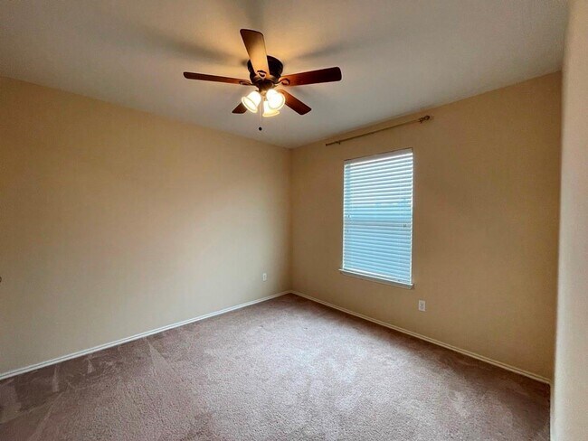Building Photo - 602 Moonwalker Trail