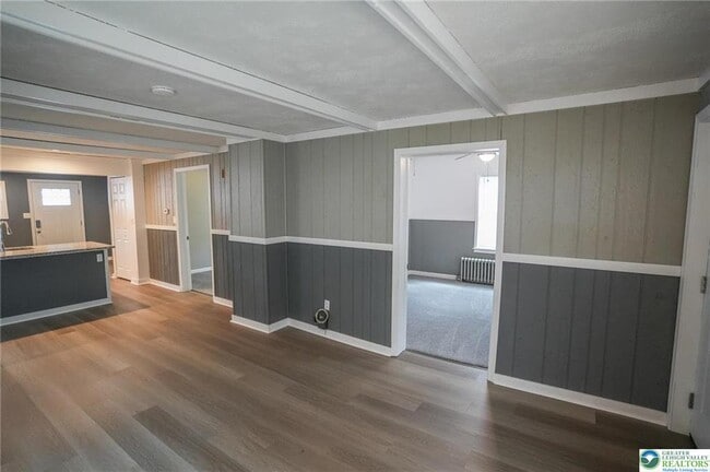 Building Photo - 637 Lehigh Ave