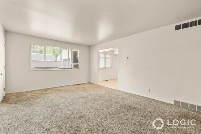 Building Photo - 331 W 170 N