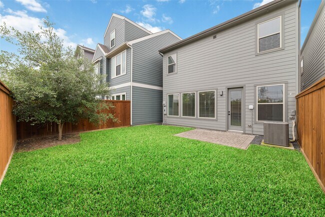 Building Photo - 10974 Swang Link Dr