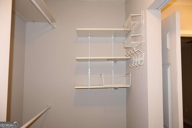 Building Photo - 308 Mill Pond Ct SE