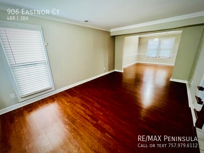 Building Photo - 906 Eastnor Ct