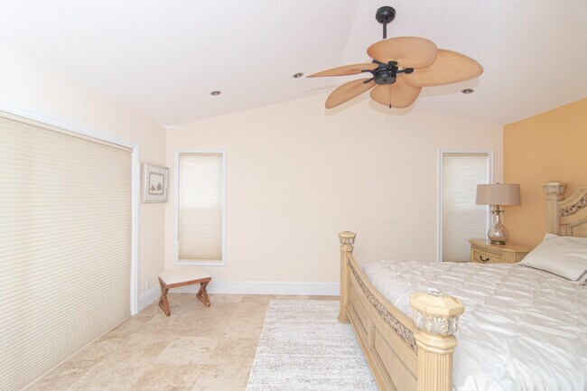 Building Photo - 8410 Brussels Way