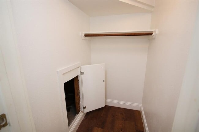 Building Photo - 16242 Pine Thorn Dr