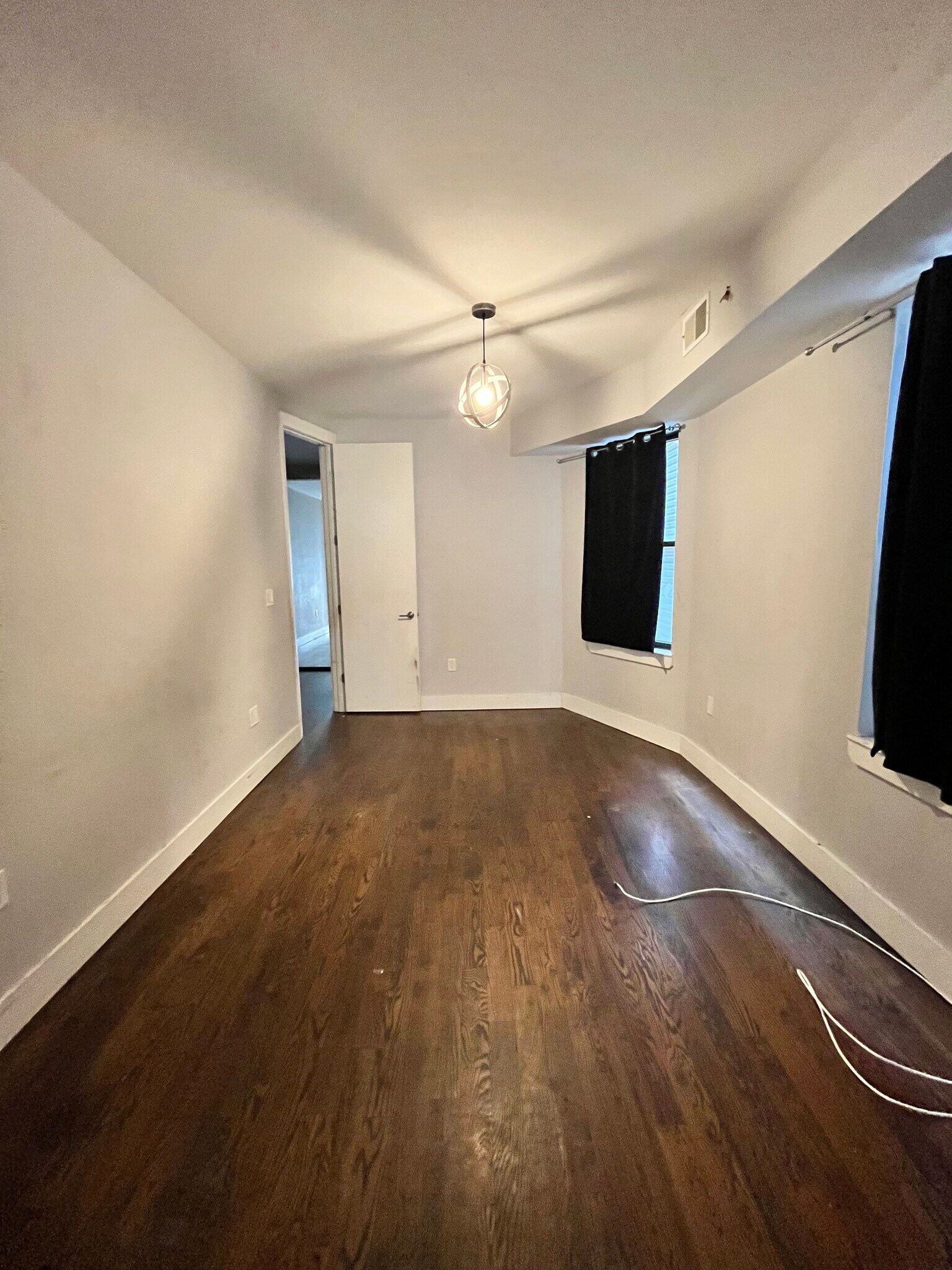 615 Bramhall Ave 1R - 618 Bramhall Ave