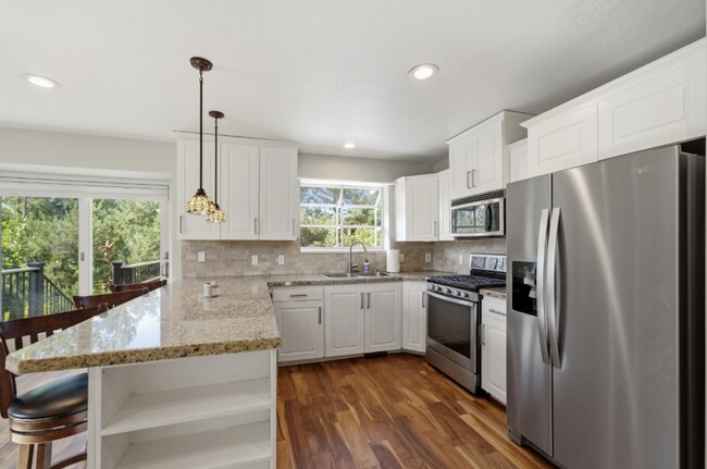 Building Photo - 12 E 500 S