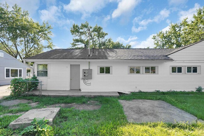 Building Photo - 886-888 Derrer Rd