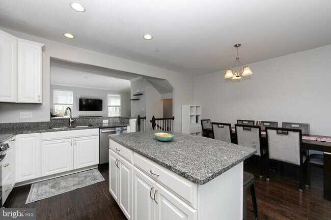 Building Photo - 304 Iannelli Rd