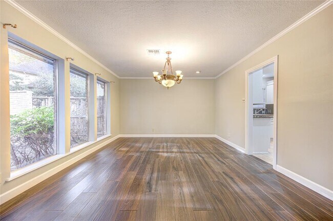 Building Photo - 11024 Riverview Dr