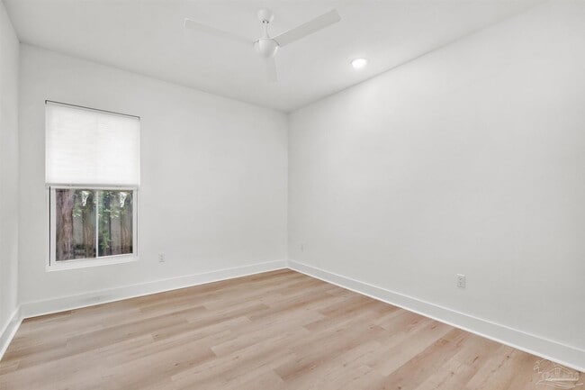 Building Photo - 17 N L St