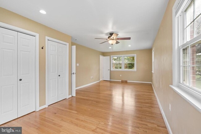 Building Photo - 8109 Broadview Dr