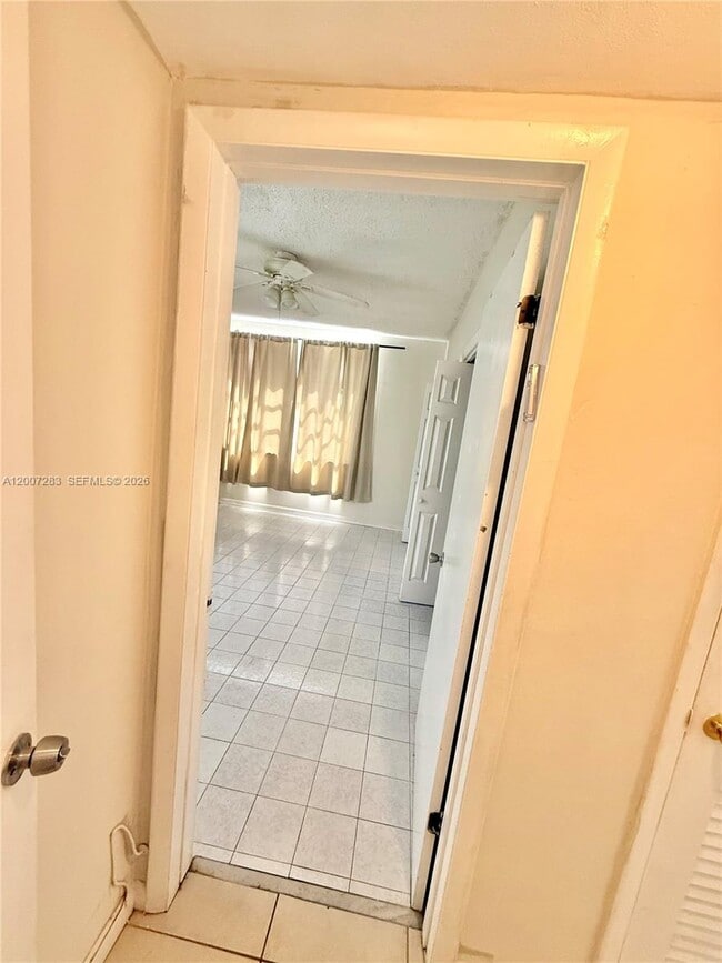 Building Photo - 1591 NE Miami Gardens Dr