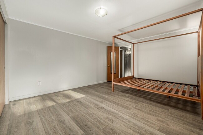 Building Photo - Great 3 Bed 3 Bath Hilltop Home for rent.