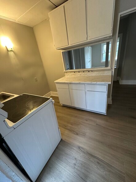 Building Photo - 61 Main St