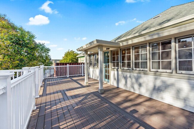 Building Photo - Downtown Napa 2 bdrm 1.5 Bath Home Availab...