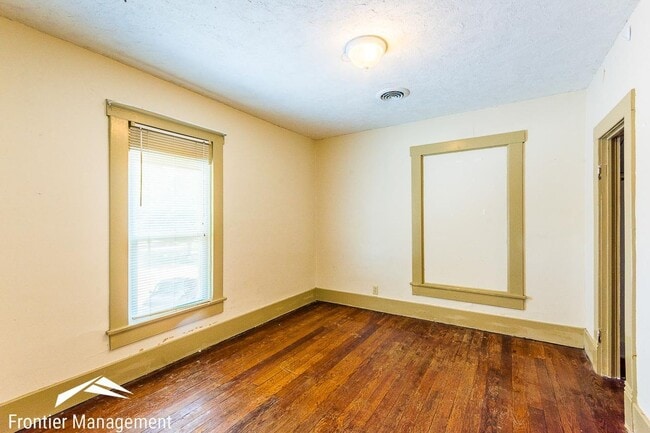 Building Photo - 3 Bedroom Home Next to City Park and Minutes From Campus and Downtown!