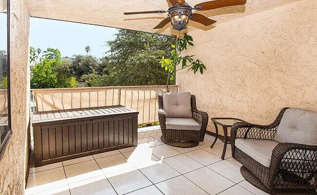 Building Photo - "Chic Pasadena Retreat: 1-Bedroom Gem with...