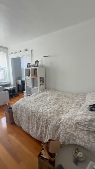 Building Photo - 65 Park Dr