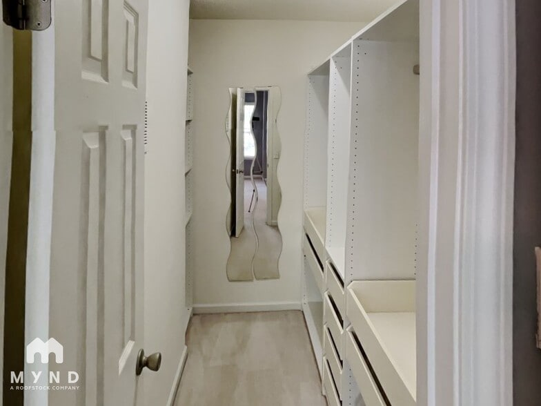 Building Photo - 16724 Timber Crossing Rd