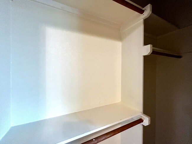 Building Photo - 611 Franklin Blvd