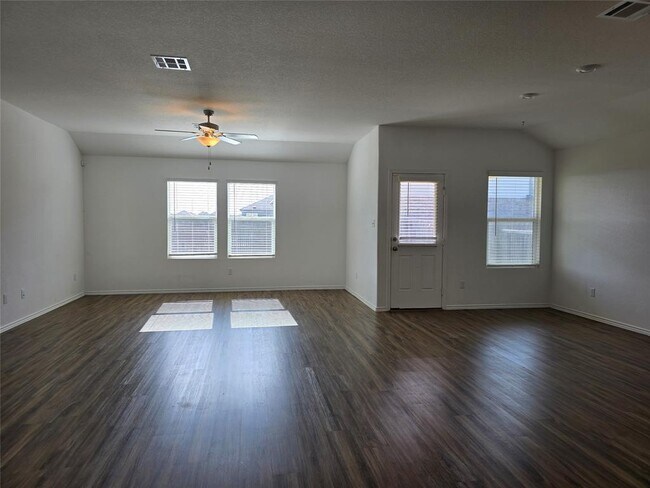 Building Photo - 109 Mountain Maple St