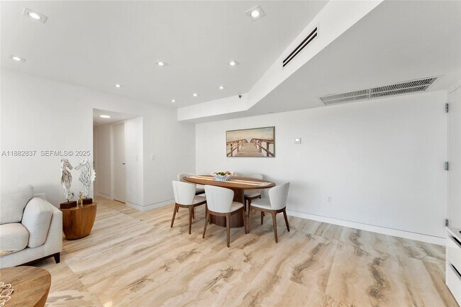 Building Photo - 5900 Collins Ave