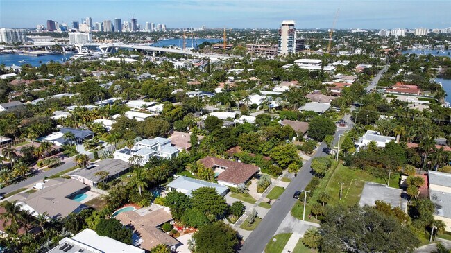 Building Photo - 1959 SE 25th Ave