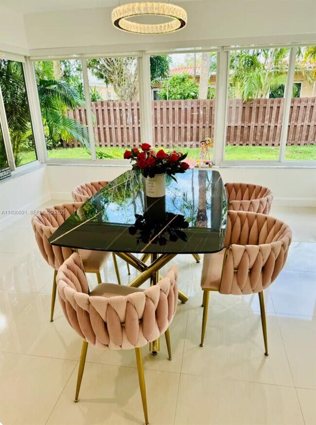 Building Photo - 9240 Byron Ave