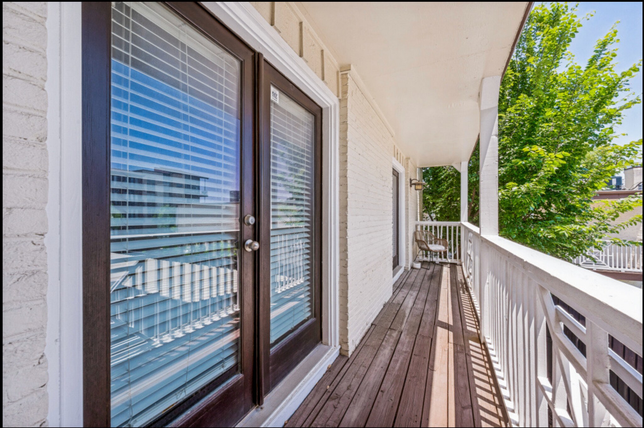 Building Photo - 5930 Sandhurst Ln