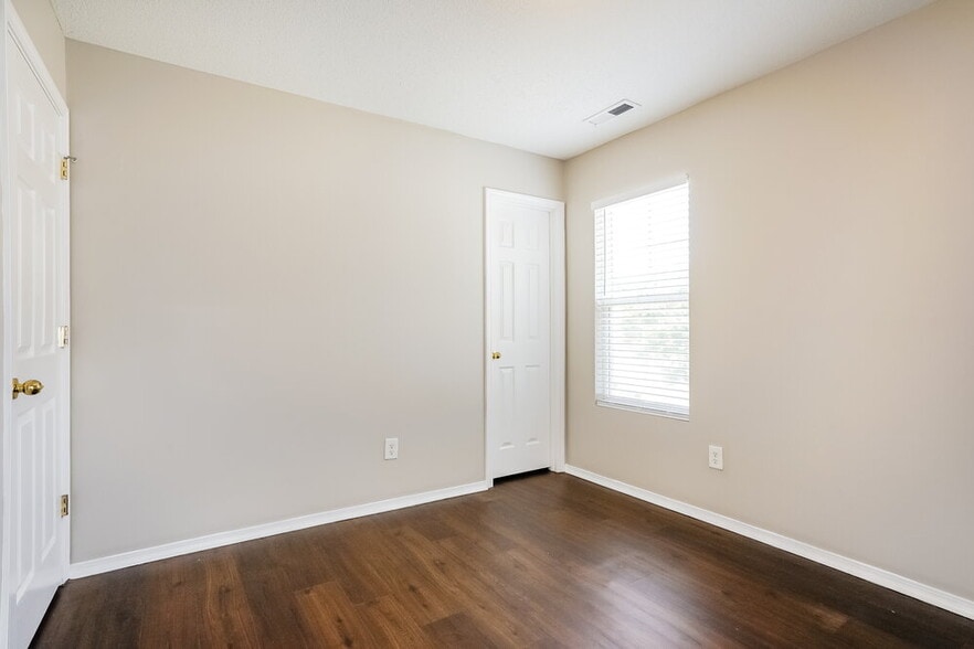 Building Photo - 3149 Varcroft Rd