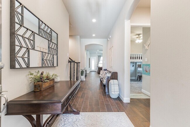 Building Photo - 14800 Belclaire Ave