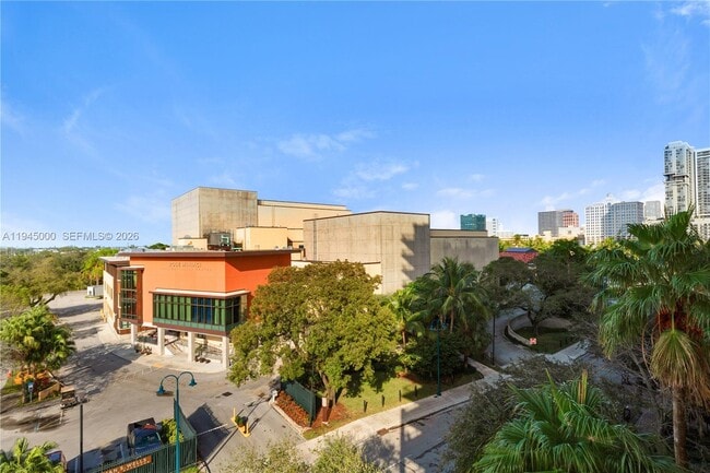 Building Photo - 610 W Las Olas Blvd