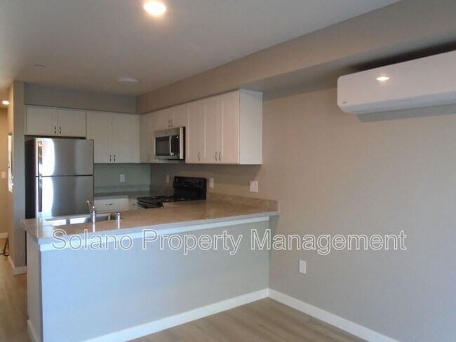 Building Photo - 2401 Broadway St