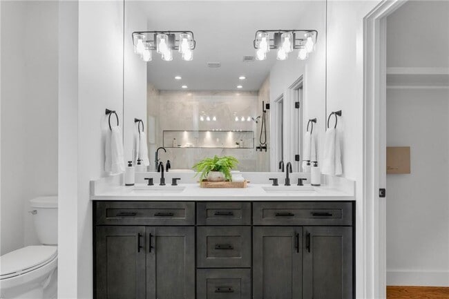 Building Photo - 976 Dunning St SE