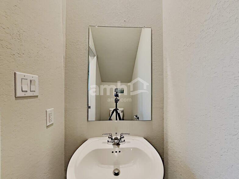 Building Photo - 2712 Iberia Ct