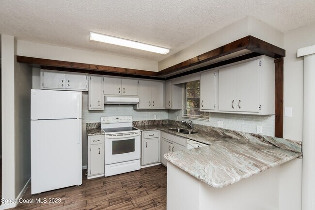 Building Photo - 461 Truvall St SW