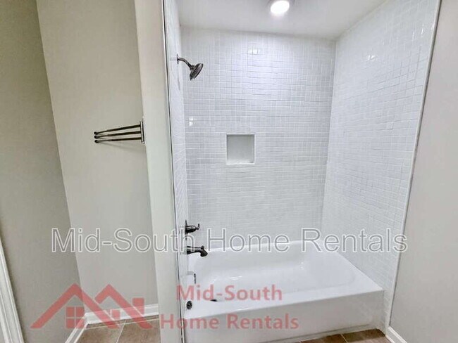 Building Photo - 82 N Rembert St