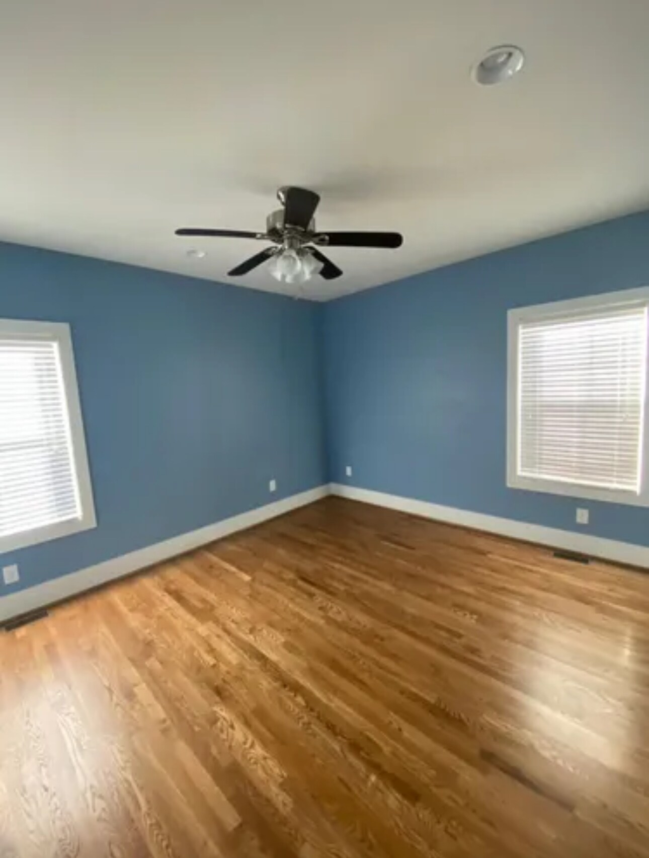 Primary bedroom (downstairs) - 22 Twin Oaks Dr
