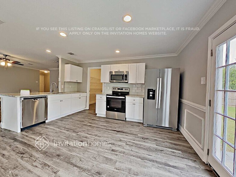 Building Photo - 2440 Rolling Ridge Dr